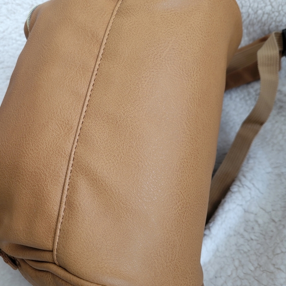 Anello 2Way Tan Leather Medium Backpack. Unisex - Picture 6 of 8